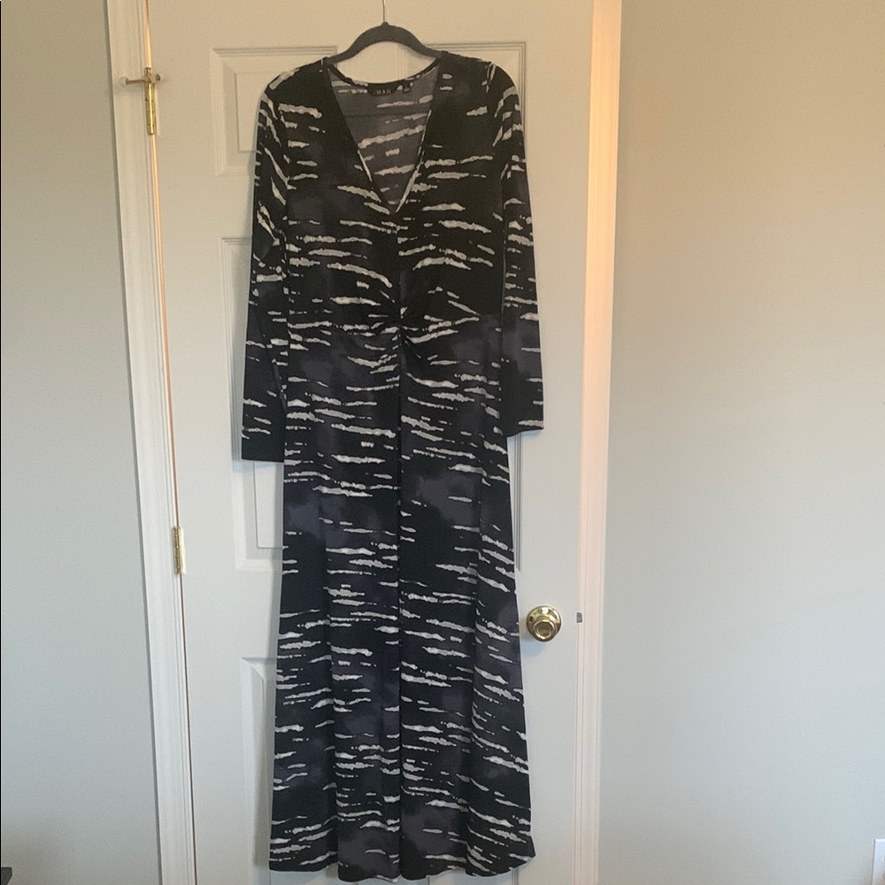 Elegant Black and White Maxi Dress